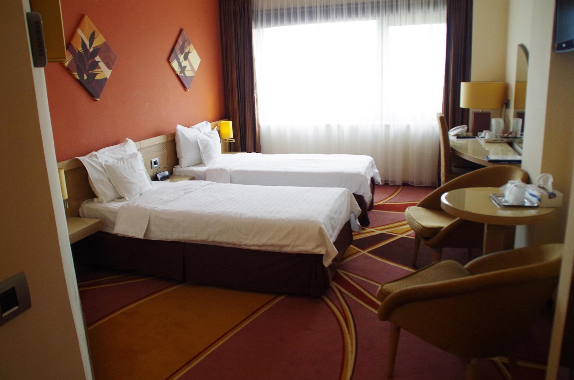 Mari Hotel 4*